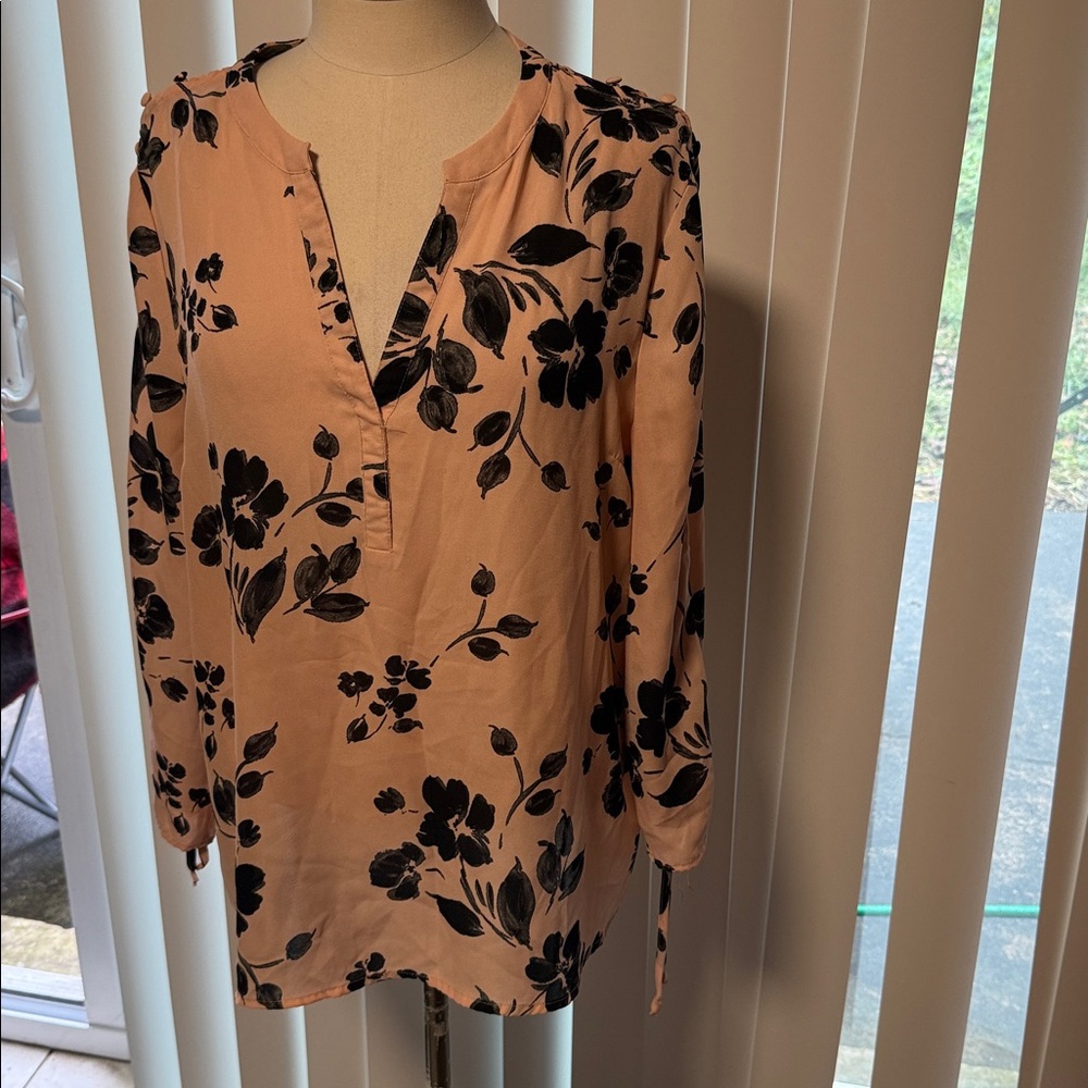 Zac & Rachel Pink and Black Floral Blouse size XL in excellent condition
136/3t - Picture 5 of 16